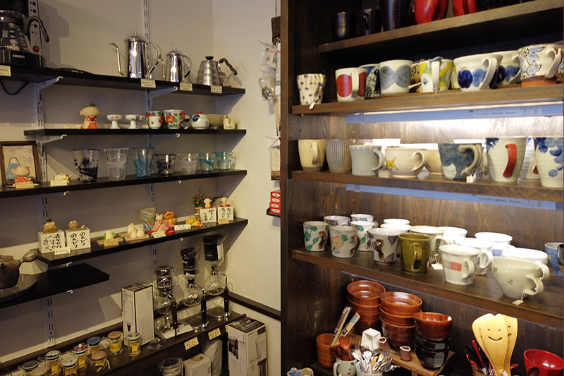 コーヒーと陶器のお店大和屋